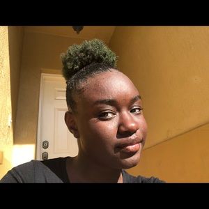 Meet your Posher, Mya